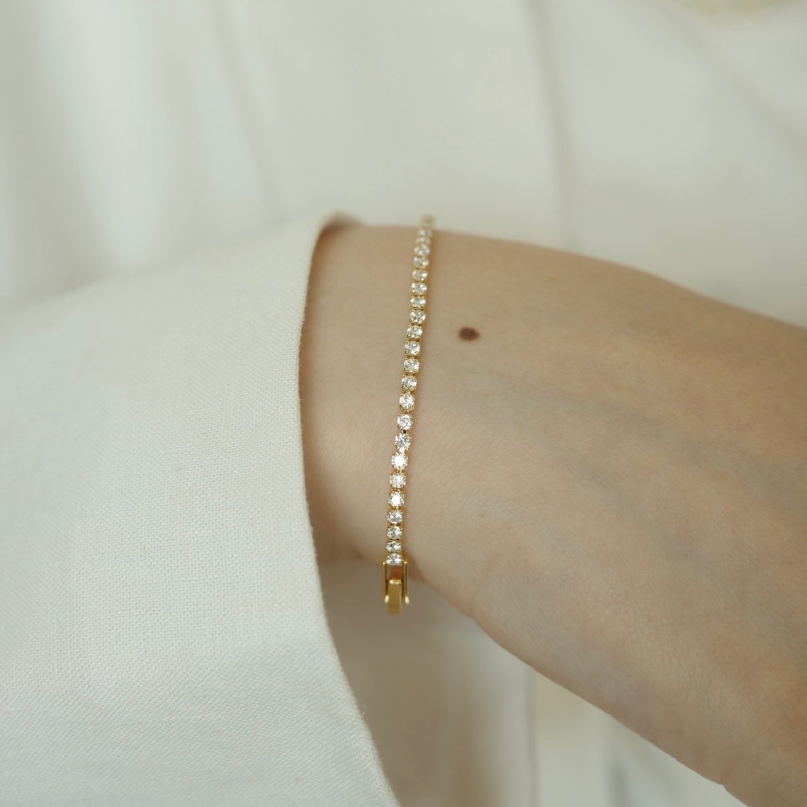 Tennis bracelet