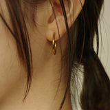 Simple hoop pierce