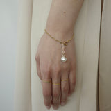 Baroque pearl bracelet