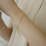 Baroque pearl bracelet