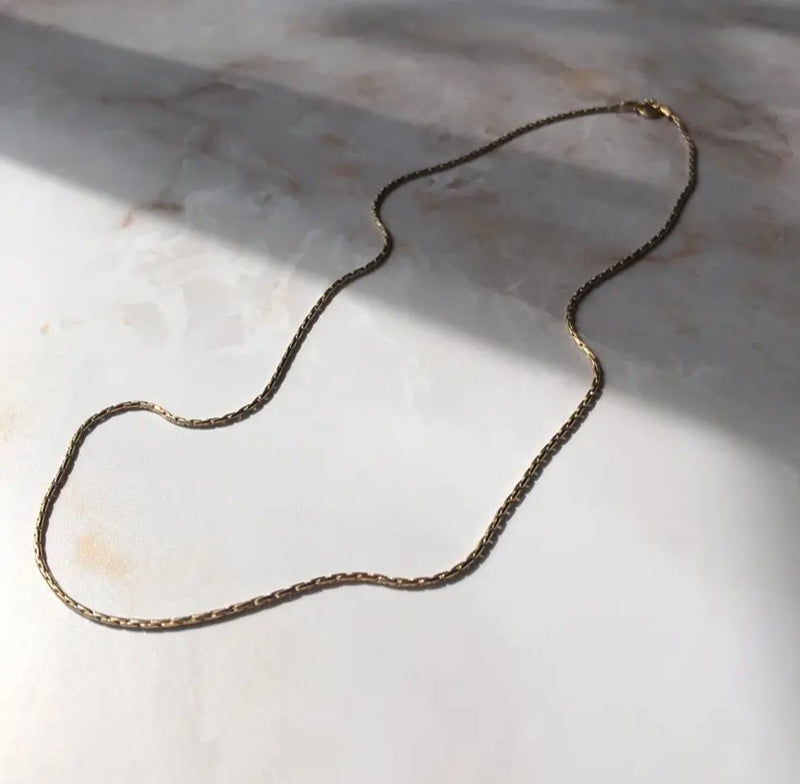Simple necklace gold